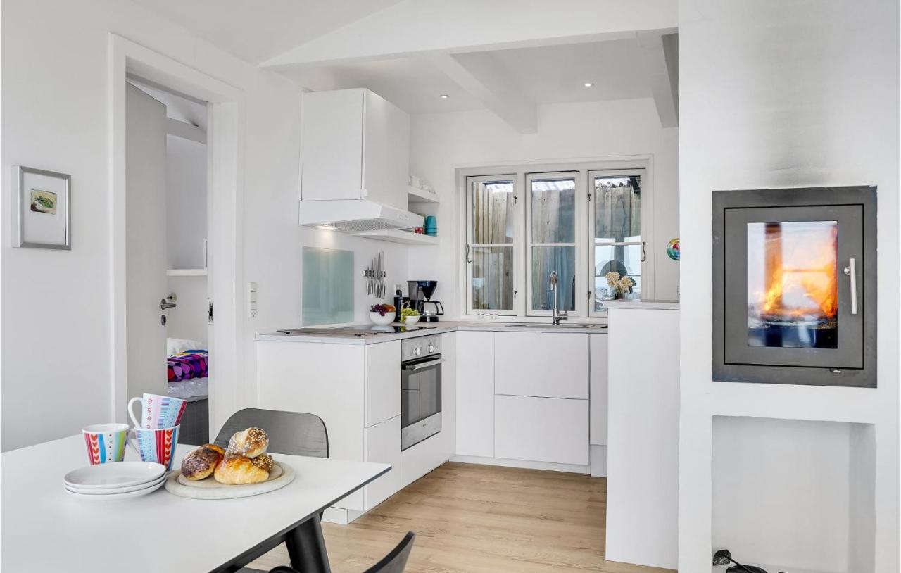 Nice Home In Ringkobing With Kitchen Сённервиг Экстерьер фото